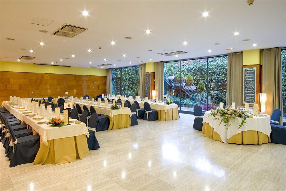 Hotel Ciudad De Вальядолід Ресторан фото